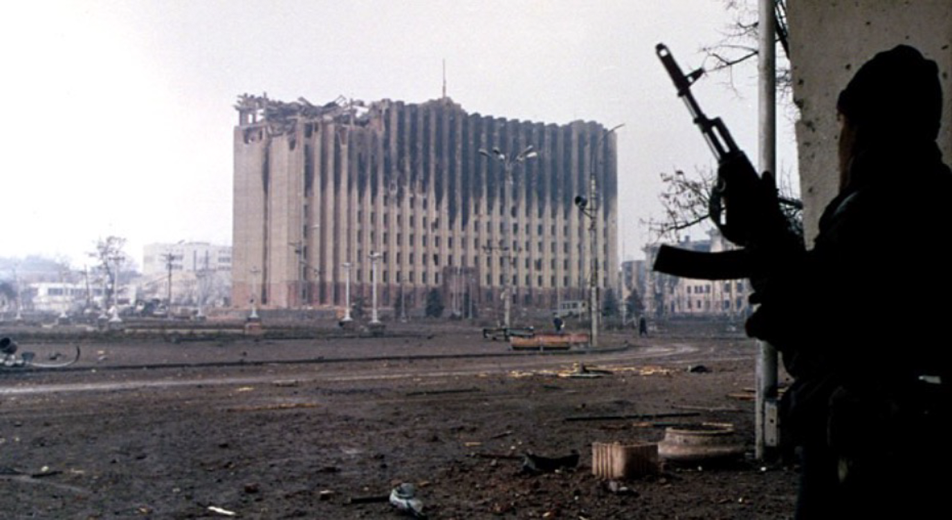 War-torn Chechnya in 1995. Photo by Mikhail Evstafiev